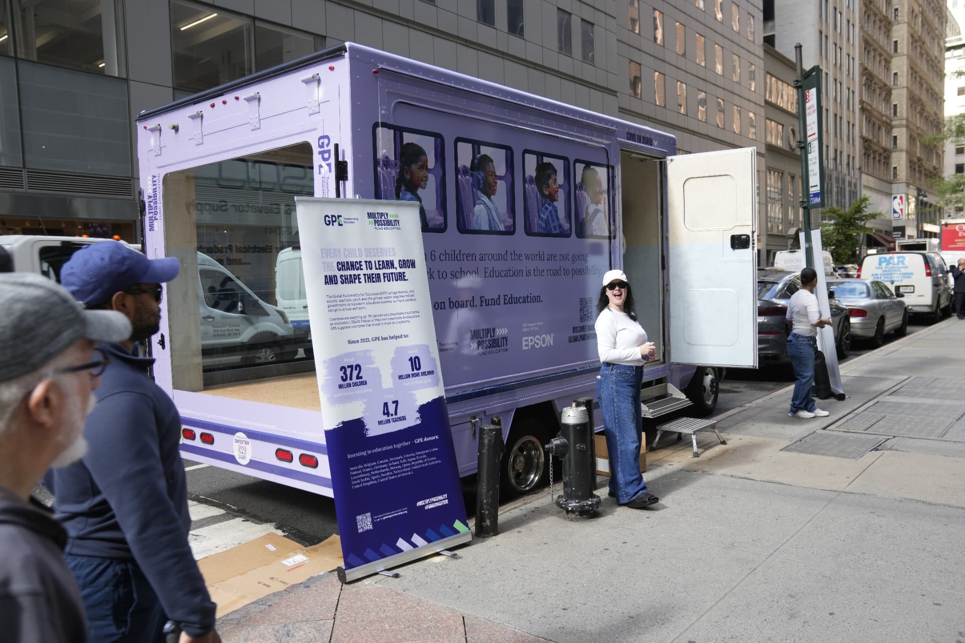 Il truck-aula Multiply Possibility per le strade di New York