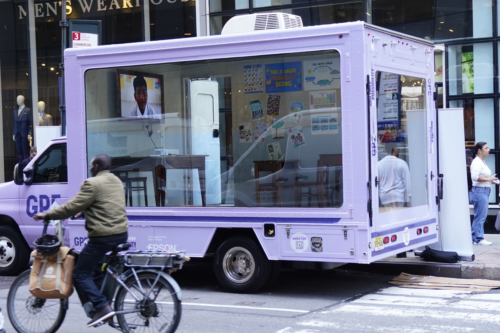 Il truck-aula Multiply Possibility per le strade di New York