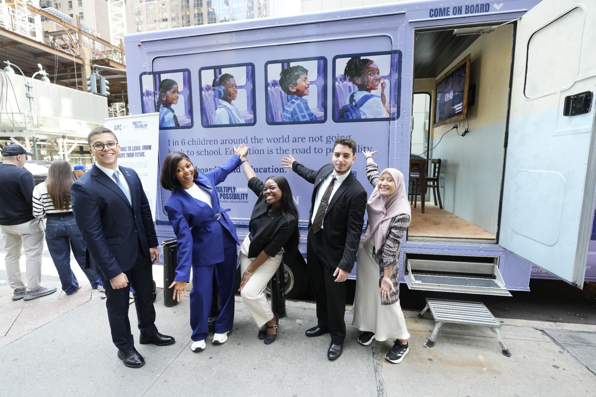 Il truck-aula Multiply Possibility per le strade di New York